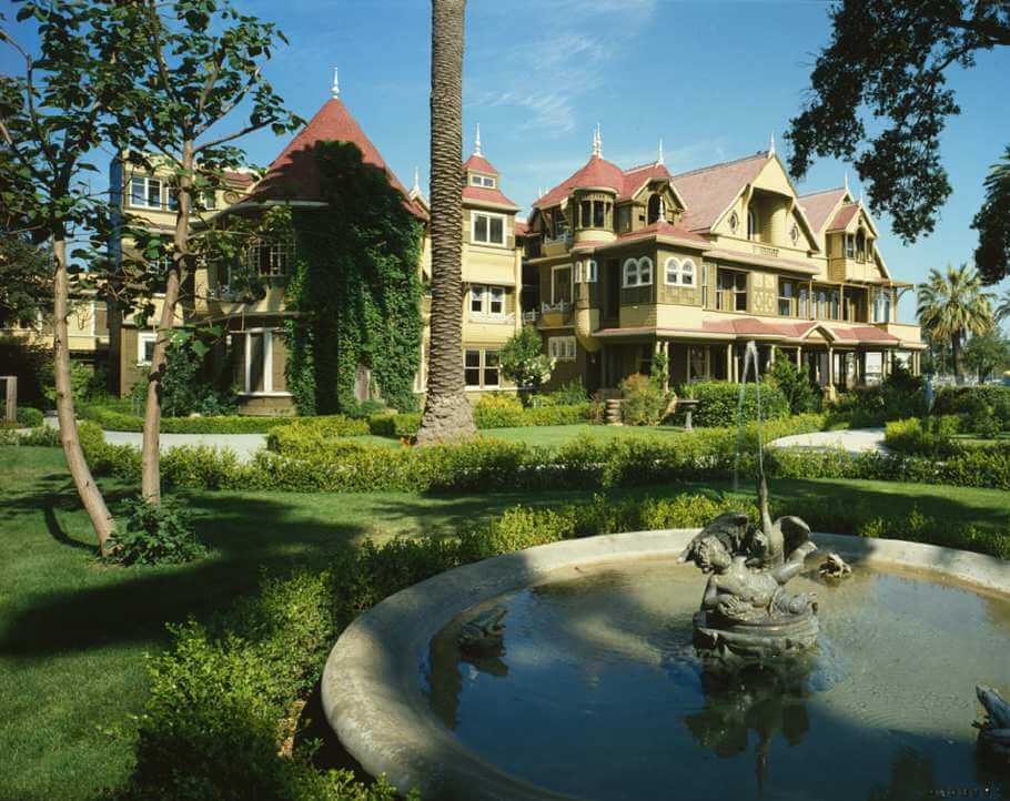 Winchester mystery house wikipedia commons image